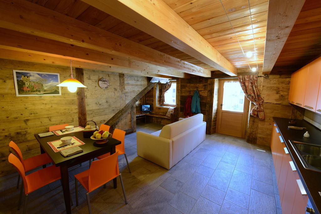 Vieilles Maisons D'Introd Exterior foto